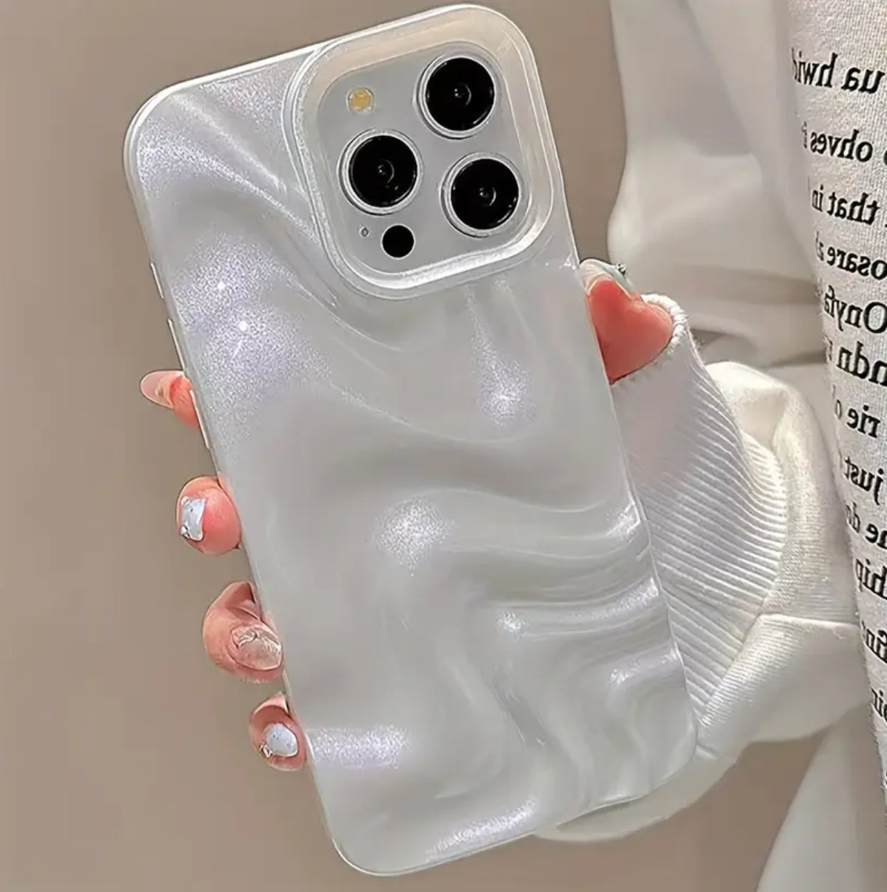 White minimalist elegant three-dimensional personality water ripple design phone case