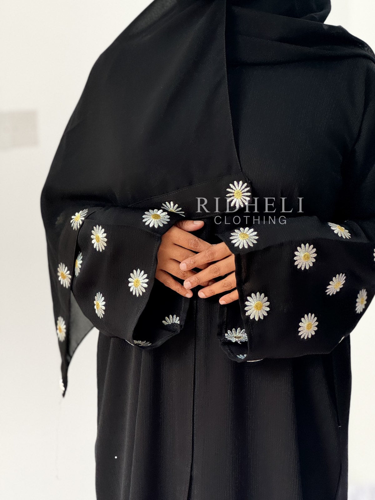 DAISY BLACK EMBROIDERY ABAYA