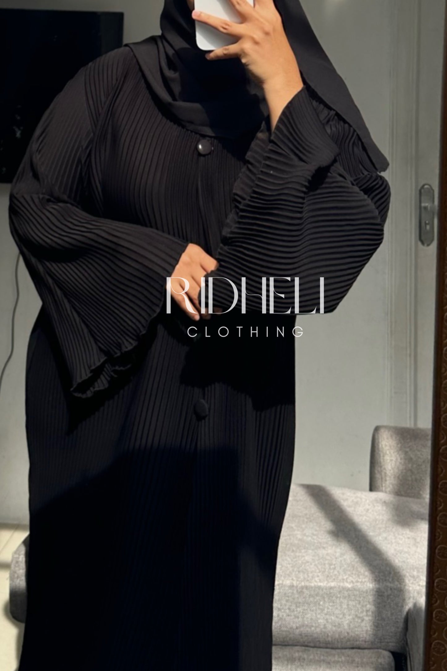 PLEATED BLACK ABAYA