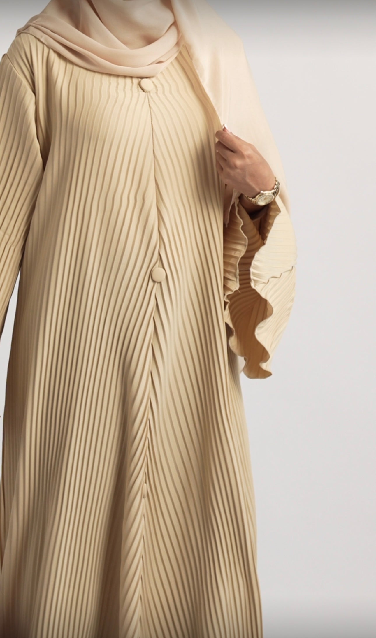 CREAM PLEATED ABAYA