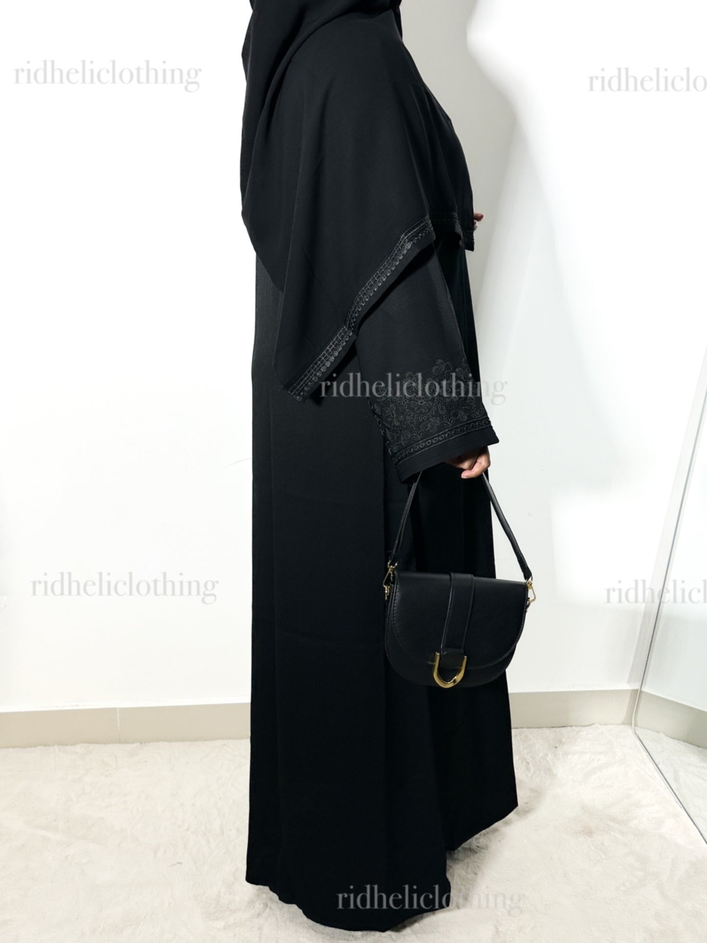 AYRA BLACK EMBROIDERY ABAYA