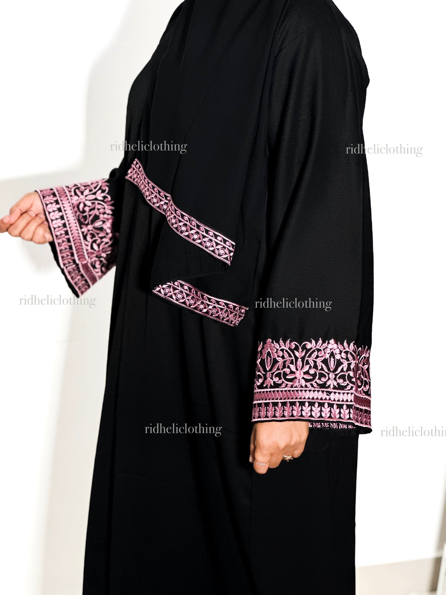 LAMYATH EMBROIDERY ABAYA