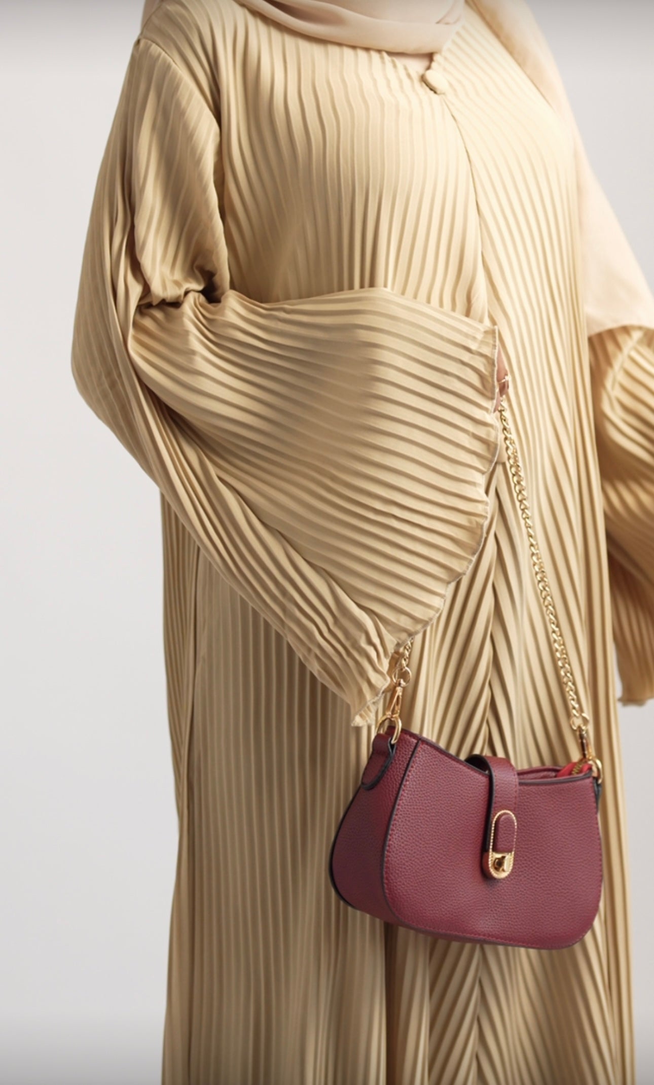 CREAM PLEATED ABAYA