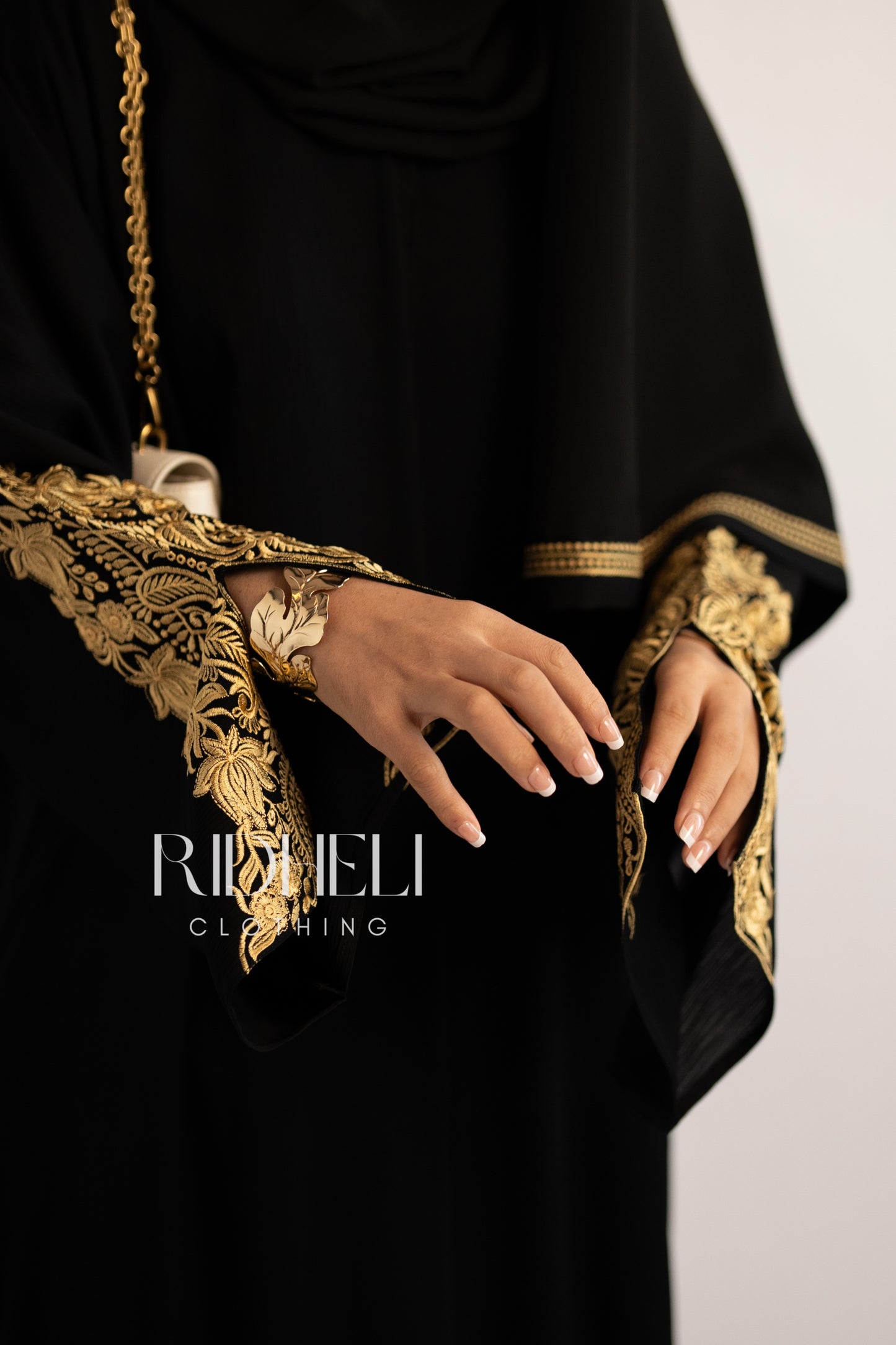ANHA EMBROIDERY ABAYA