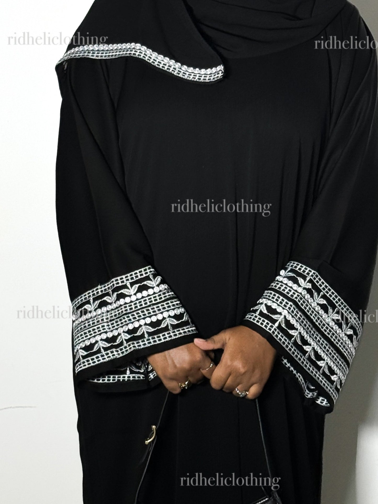 LEA BLACK EMBROIDERY ABAYA