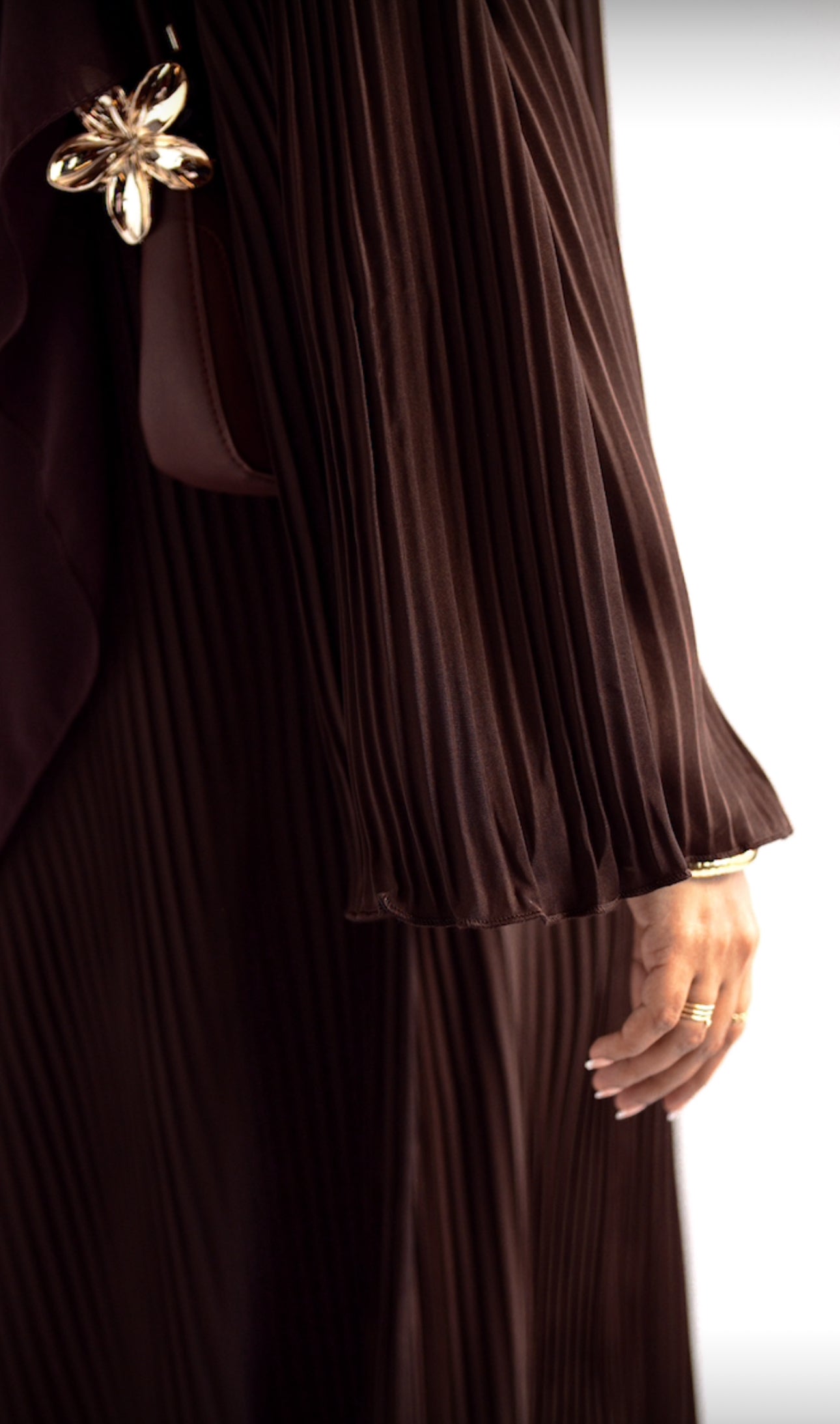 PLEATED BROWN ABAYA