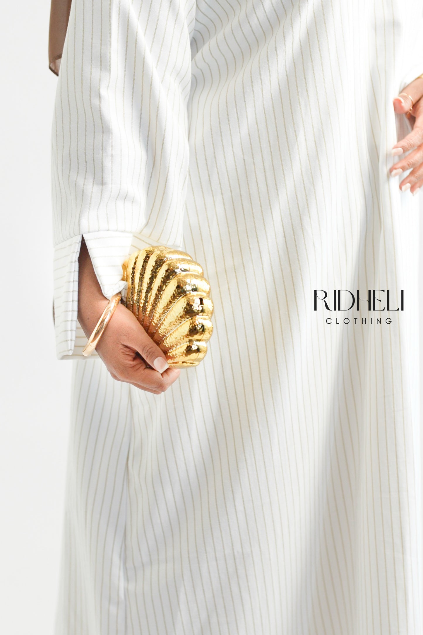 WHITE & CREAM STRIPE ABAYA