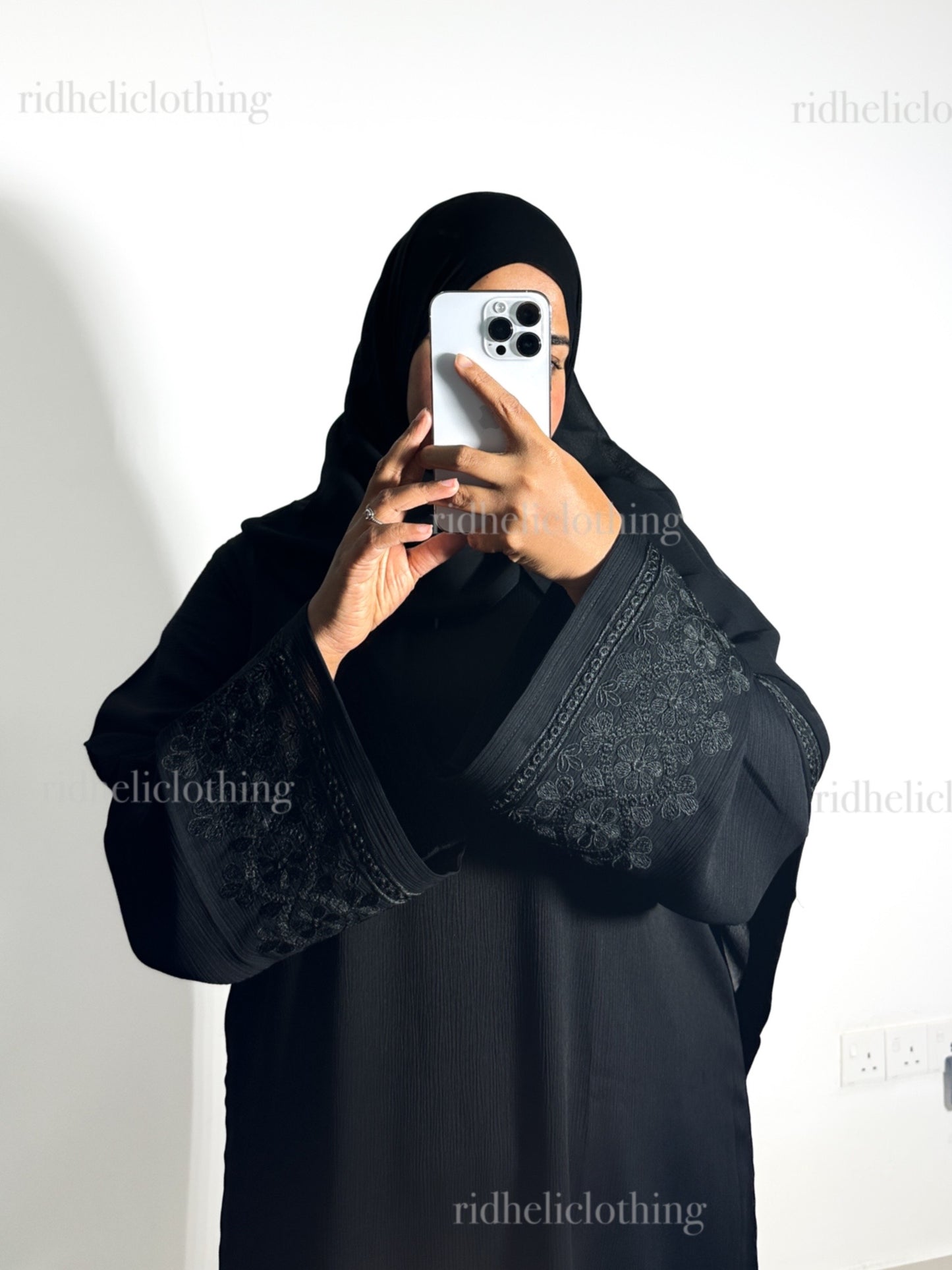 AYRA BLACK EMBROIDERY ABAYA