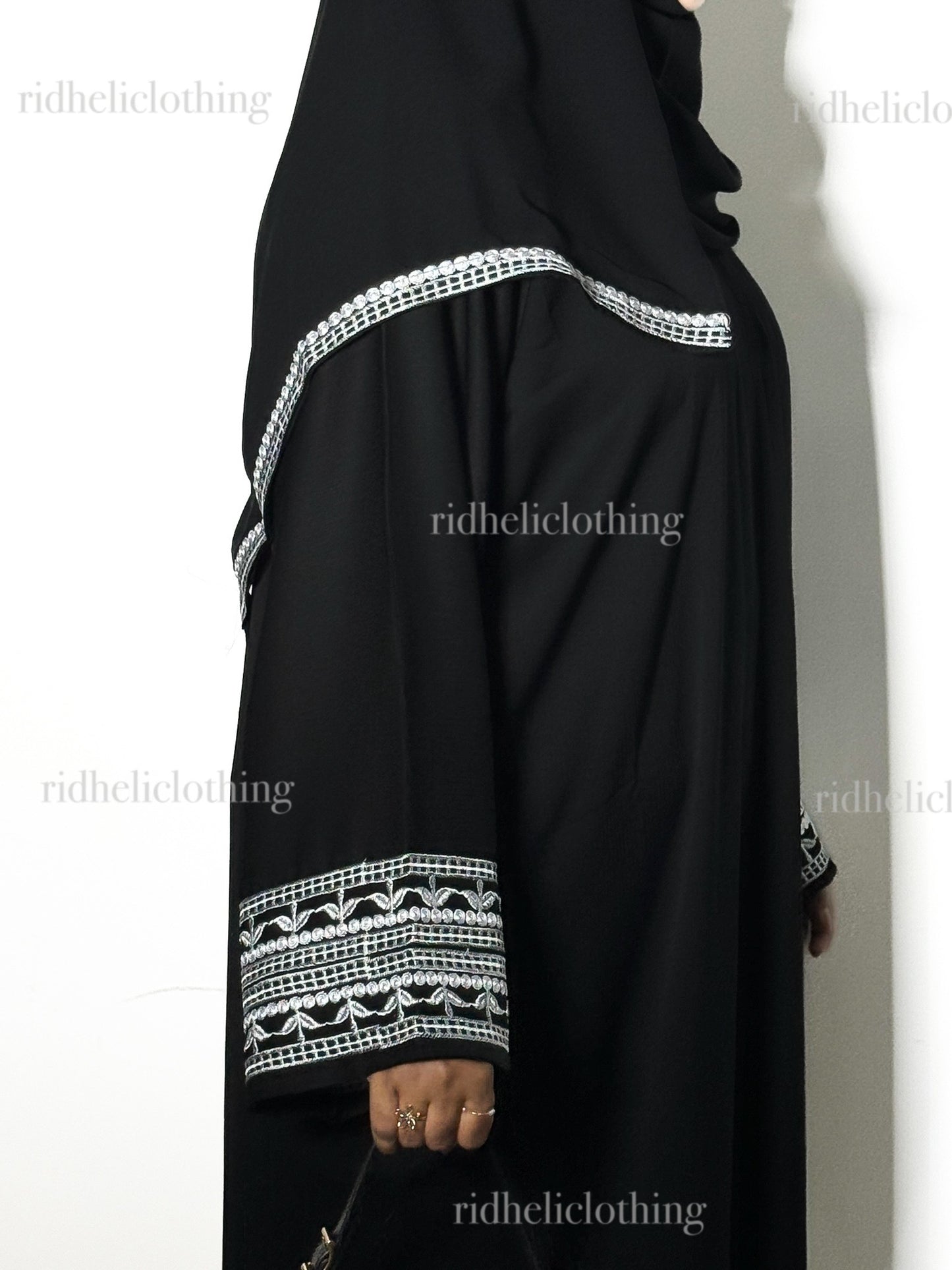 LEA BLACK EMBROIDERY ABAYA