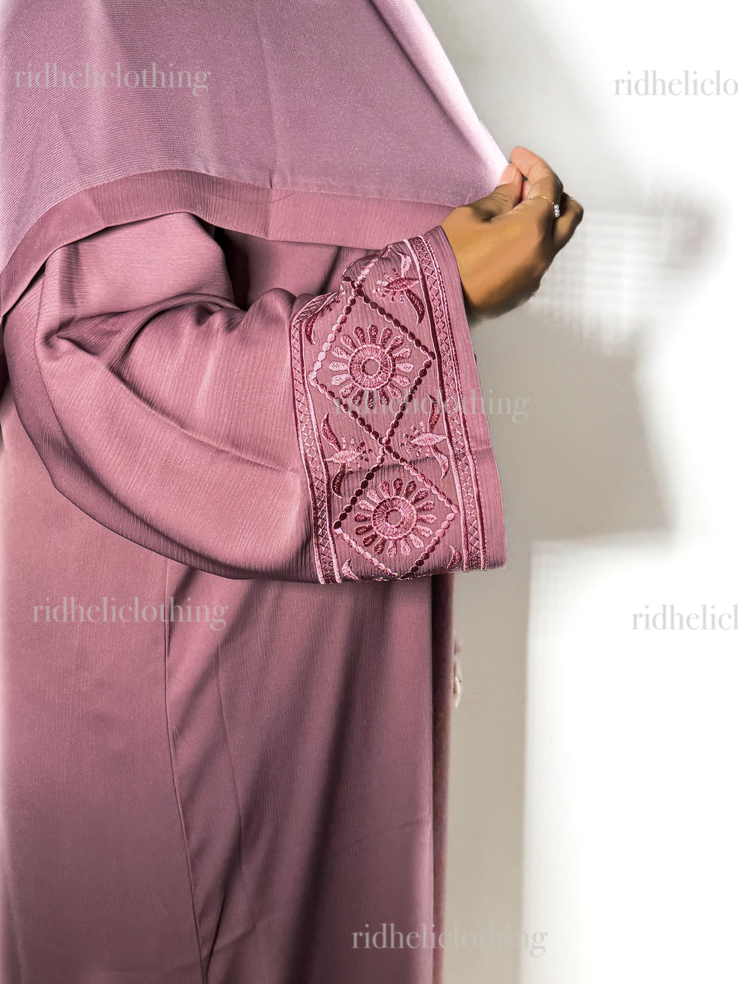 KYRA PINK EMBROIDERY ABAYA