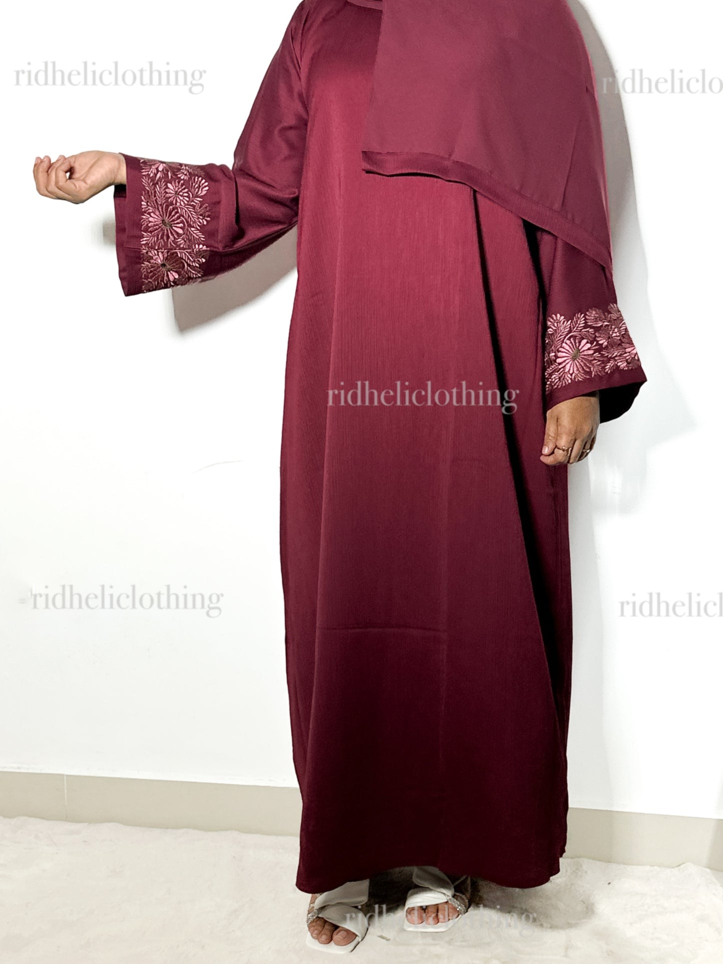 ALEYNA RED EMBROIDERY ABAYA