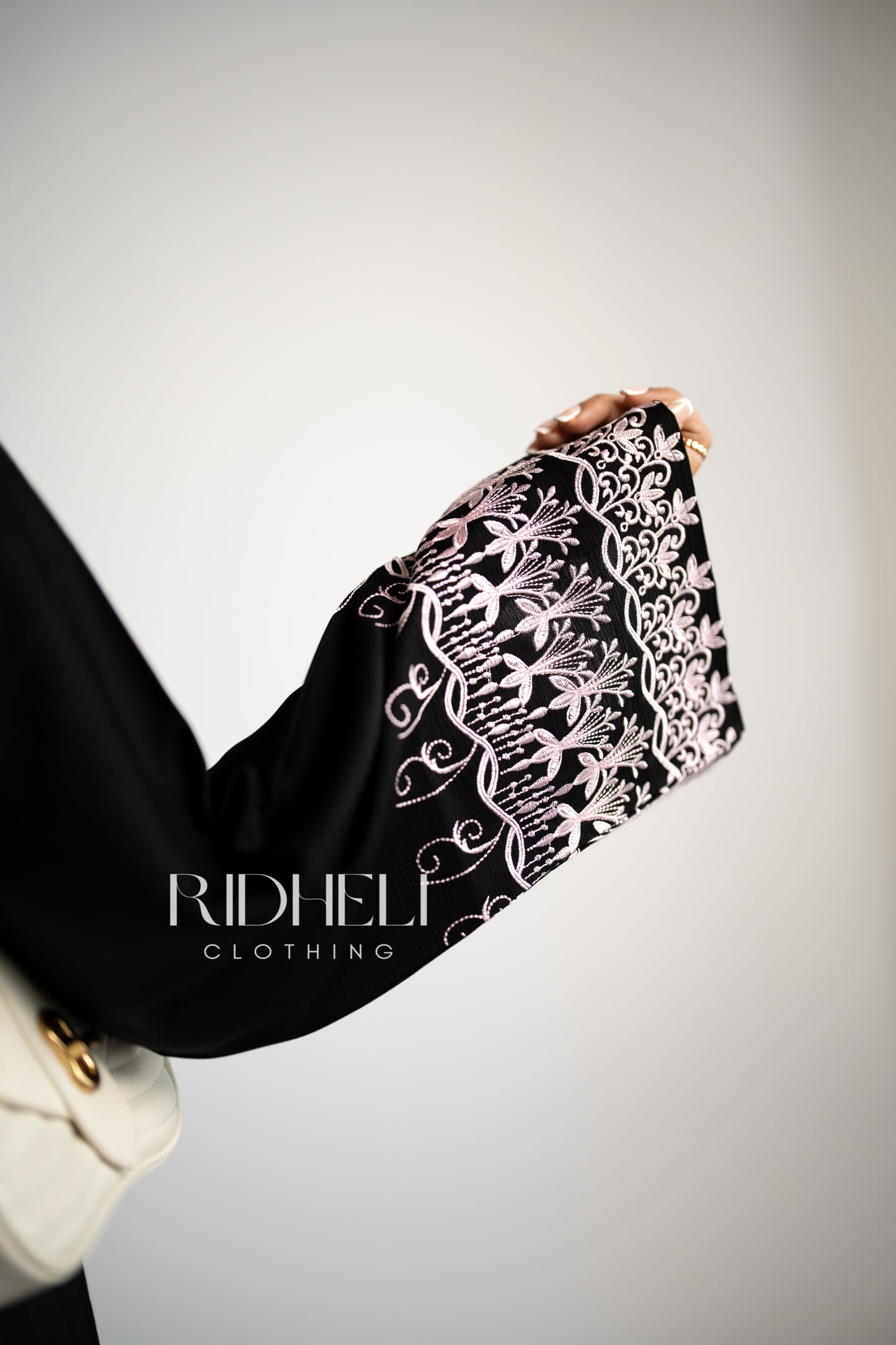 LEILA PINK EMBROIDERY ABAYA
