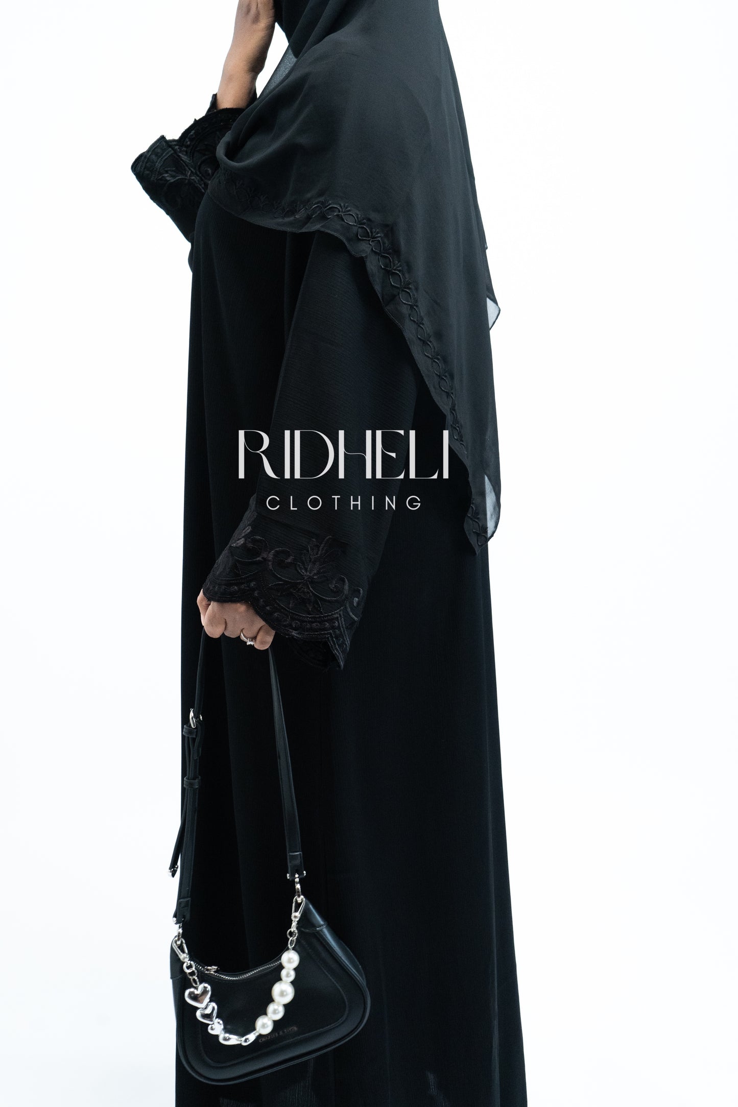 SAMAWI BLACK EMBROIDERY ABAYA