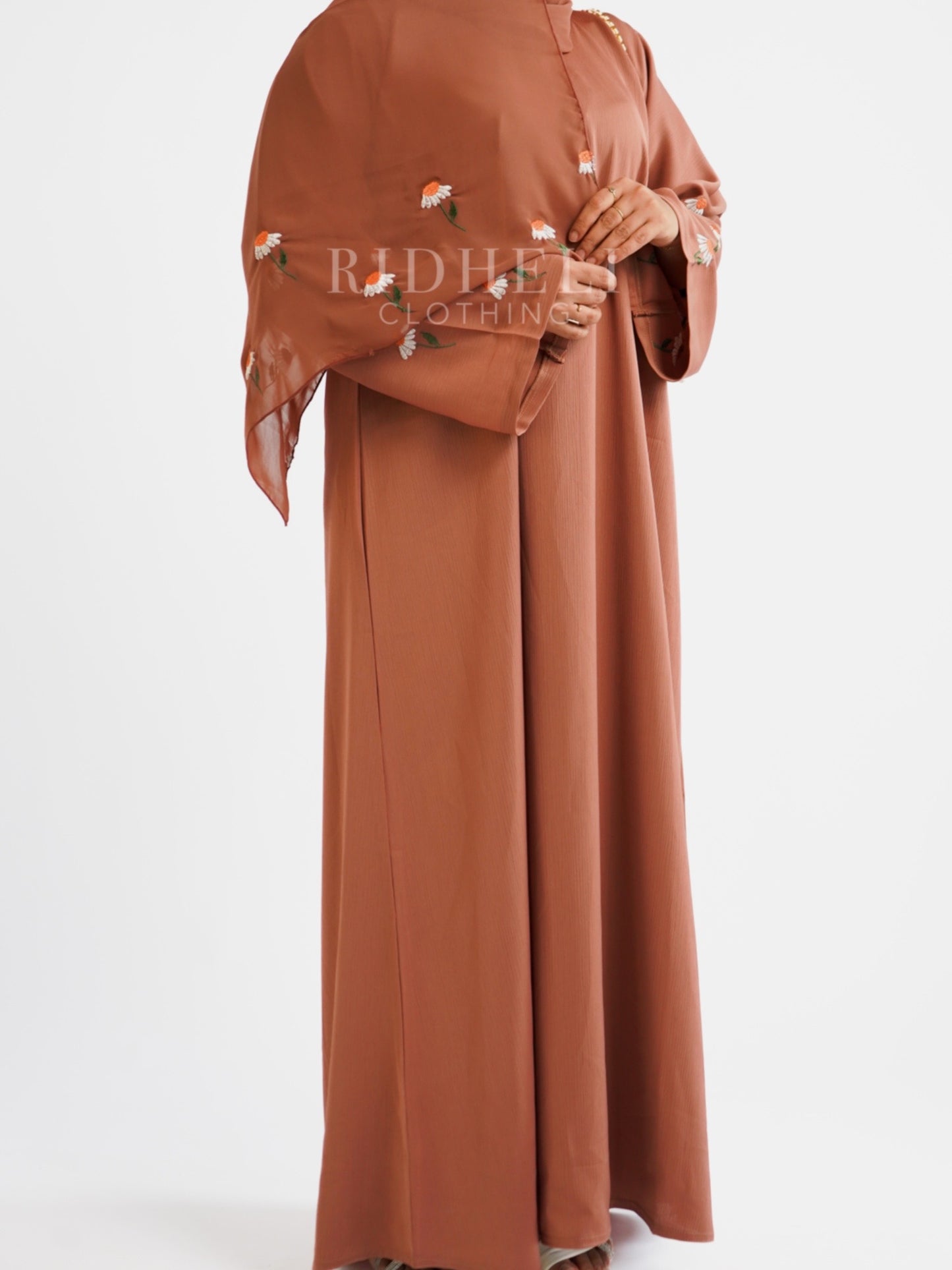 ASSIA DAISY EMBROIDERY ABAYA